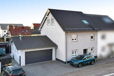 Modernes Traumhaus in Baden-Baden Haueneberstein mit Garten, Terrasse und energieeffizientem Komfort