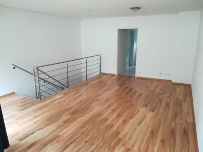 2,5-Zimmer-Maisonette-Wohnung mit gehobener Innenausstattung mit Einbauküche in Miesbach