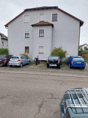Von Privat: Schöne 2-Raum-DG-Wohnung mit EBK und Balkon in Höchstadt an der Aisch