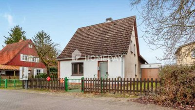 Einfamilienhaus mit Garten, Terrasse und Garage mit Potenzial
