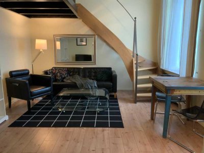 Möbliertes Loft Maisonette Apartment mit abgeschlossenem Parkplatz