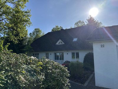Großzügiges Einfamilienhaus mit traumhaften Garten, Sauna und Kamin