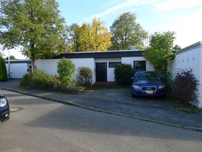 Tü.-Kilchberg, charmanter 70er Jahre Bungalow, bezugsfrei, mit Innenhof und schönem Garten