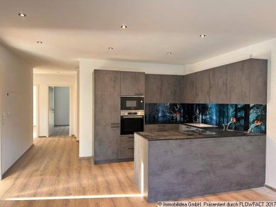 Barrierefreie 4-Zimmer-Neubauwohnung mit Lift, großem Keller und 2 PKW-Stellplätzen in ruhiger Lage