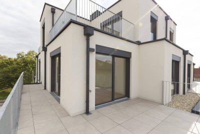 Imposante Dachgeschosswohnung mit zwei Terrassen und drei Zimmer