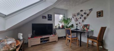 Hehlentorgebiet - Zentrale 2-Zimmer-Dachgeschoss-Wohnung