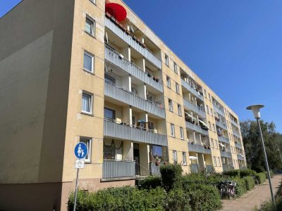 Schlicht & funktional – möblierte 4-Zimmer-Wohnung mit Balkon