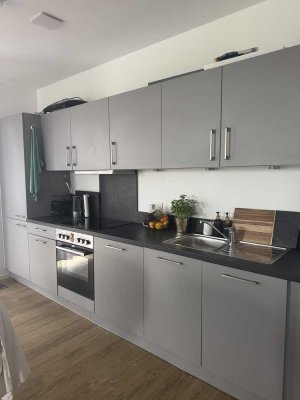 Neuwertige 2-Raum-Wohnung mit Balkon und Einbauküche in Wolfsburg