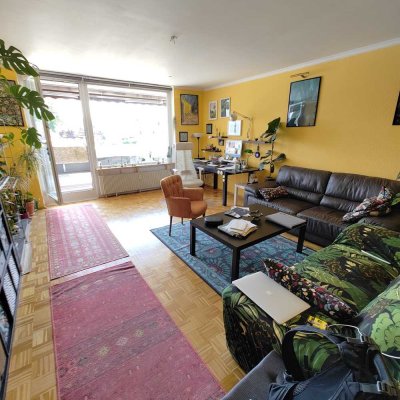 Stilvoll wohnen oder Kapitalanlage: Frisch sanierte 3-Zimmer-Wohnung mit großem Balkon