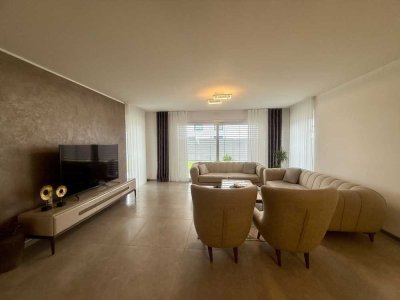 Exklusives Einfamilienhaus mit 5 Zimmern, moderner Küche, Solar, Kamin u.v.m.