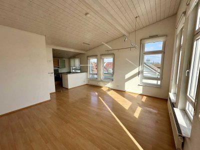 Großzügige 3-Zimmer Dachgeschosswohnung, mit fast 40qm Dachterrasse