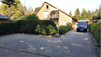 sonnige, ansprechende 4-Zimmer-DG-Wohnung mit gehobener Innenausstattung mit Balkon in Jaderberg