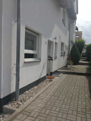 Hochwertiges, modernes und helles Haus mit vier Zimmern in Geisenheim-Marienthal