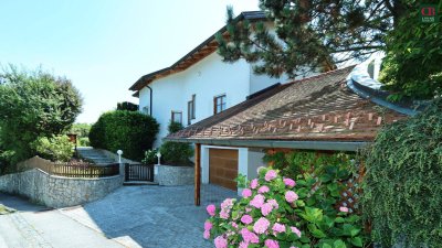 Großzügige Villa im Landhausstil in zentraler Grün- Ruhelage!