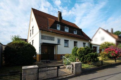 Sofort frei! Zweifamilienhaus mit Renovierungspotential