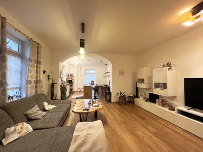 Außergewöhnliche 3-Zimmer-Wohnung direkt am Schlosspark mit eigenem Garten!