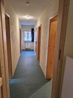 Gepflegte 4-Zimmer Wohnung im 1. OG in Ornbau