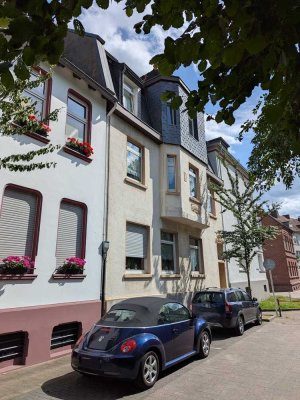 ** ESSEN-STOPPENBERG ** RUHIGE UND ZENTRALE LAGE ** SACKGASSE ++ ALTBAU MIT S.O BALKON ** 1.ETAGE **