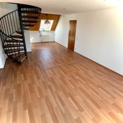 Helle 4-Zimmer-Maisonette in Stuttgart Bergheim- Dachterrasse und Tiefgaragenstellplatz!