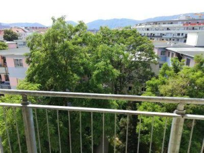 Sonniger 3 ZIMMER-NEUBAU + ruhiger West-Balkon + extra Küche möbliert + Lift + letzter Stock!