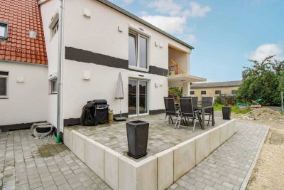 Stufenlos & modern: Barrierearme 3-Zimmer-Wohnung - Fast Neubau! in Ellgau