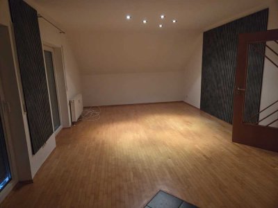 Moderne 3 Zimmer-Wohnung mit EBK und Stellplatz in Niederaula