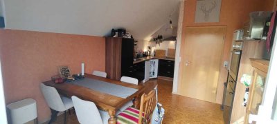 Charmante 2-Zimmer-Wohnung mit eigenem Eingang & Stellplatz in ruhiger Lage