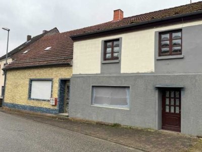 Blindverkauf ohne Innenbesichtigung! EFH mit Anbau, diversen Schuppen und Garten in Kirrweiler