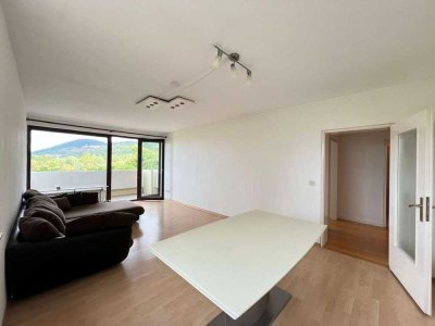 Helle 2-Zimmer-Wohnung mit großem Balkon, Tiefgarage und schöner Aussicht