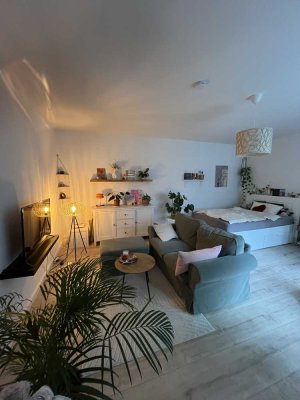 Helle 2-Zimmer-Wohnung mit Küche & Gartenblick - ab 01.12.25