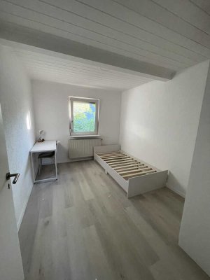 Einzel- und Doppelzimmer frei ab sofort!