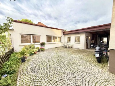 sofort bezugsfähiger, ebenerdiger 3-Zi.-Bungalow ohne Garten, Stellplatz und Terrasse im Innenhof