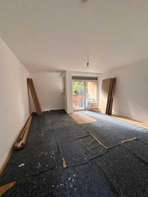 *Bergen-Enkheim* Erstbezug nach Sanierung 1-Zimmer-Erdgeschosswohnung mit Balkon