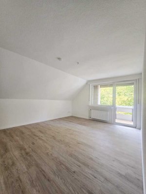 Renovierte 2 Zimmer Wohnung mit Balkon im Herzen von Ense-Bremen!!