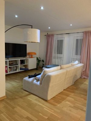 2-Zimmer-DG-Wohnung, Hanau Wilhelmsbad, direkt am Kurpark