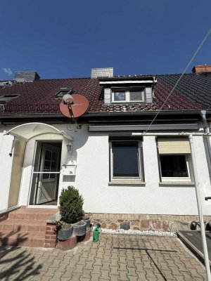 Günstiges 4-Zimmer-Reihenhaus mit EBK in Schönfeld