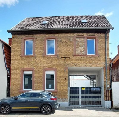 Freundliche 4-ZKBT-Wohnung mit Einbauküche für 2-3 Personen in Alsheim, Erstbezug nach Kernsanierung