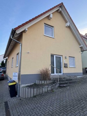 Gepflegtes Reihenmittelhaus mit Garage in Siegelbach