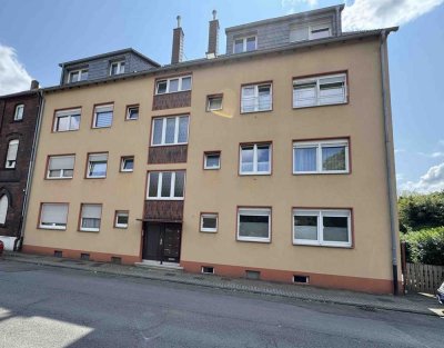Charmante Halb-Dachgeschosswohnung mit Balkon