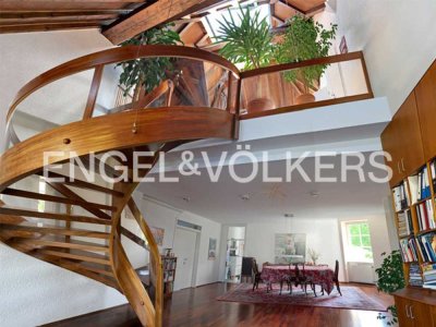 Außergewöhnliche  Maisonettewohnung mit Skyline Blick im Frankfurter Malerviertel