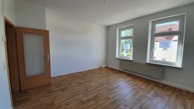 Großzügige 2-Zimmer-Wohnung mit separater Küche!