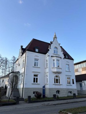 Charmante, helle 4 Zimmer Altbauwohnung im Zentrum von Wangen