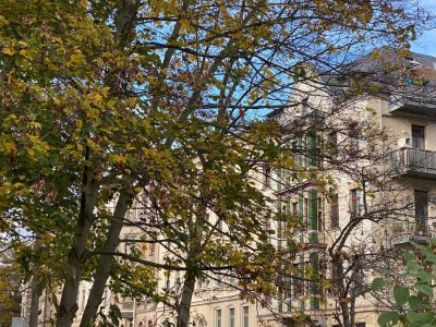 Dachgeschoß -auf 2 Ebenen - 1 Monat mietfrei - 3 Zi - zentrumsnah - Fahrstuhl