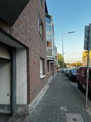 Schöne Freiwerdende 2 Zimmerwohnung in Düsseldorf Lierenfeld mit Stellplatz.
