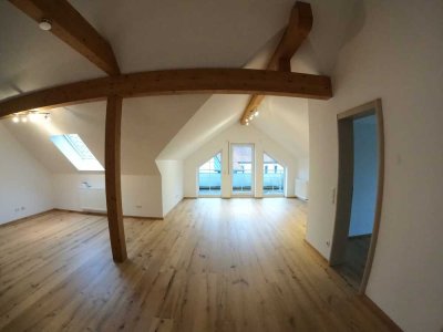 Sonnige 3-Zimmer-DG-Wohnung mit Süd-West-Balkon in zentraler Lage in Lindenberg