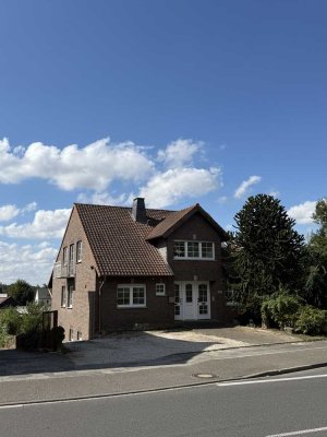 Einfamilienhaus über drei Etagen in Gillrath