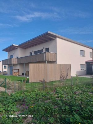 Großzügige & lichtdurchflutete Neubauwohnung mit Balkon