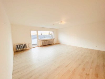 1,5 Zimmer Apartment | Tiefgaragenstellplatz | Einbauküche | Neues Bad | XXL Balkon