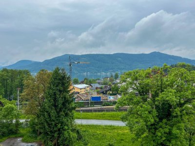Seeblick inklusive: 3-Zimmer-Wohnung mit 2 Balkonen &amp; Garage