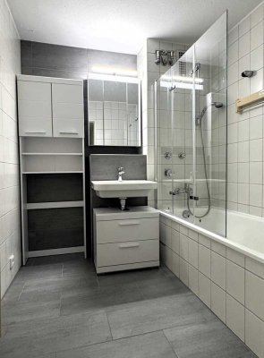Erstbezug nach Renovierung: Helle 2-Zimmer-Wohnung mit großem Balkon und moderner Ausstattung